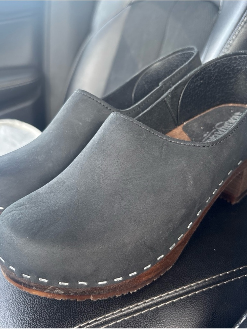 Sandgrens Women's Black Bridget closed wooden Clog Heels - Slip-On